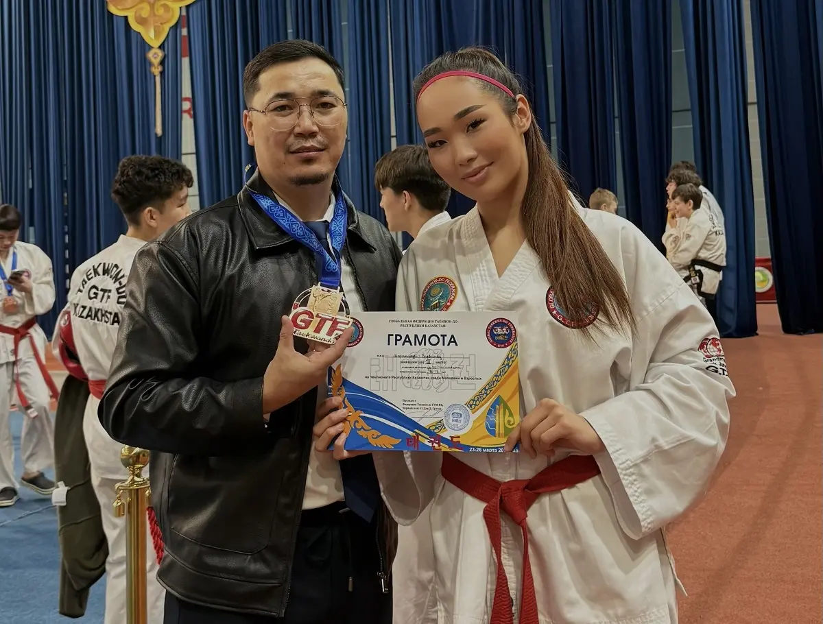 Сарбиназ Мараткызы с тренером