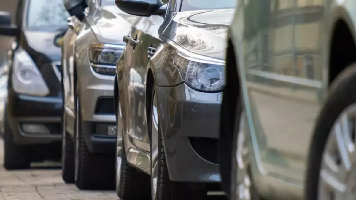 Разворот на границе: за что владельцев китайских, кыргызских и армянских авто не выпустят из Казахстана