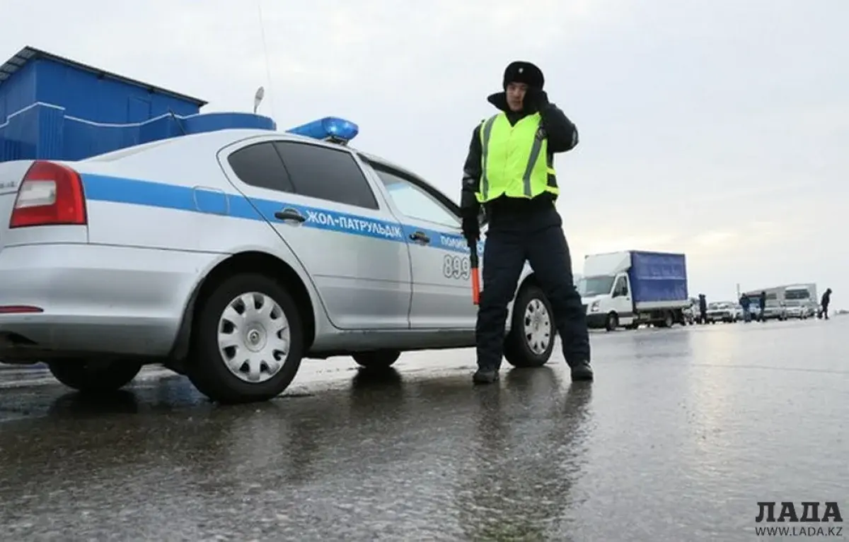 В Мангистау введено ограничение движения на одном из участков автодороги