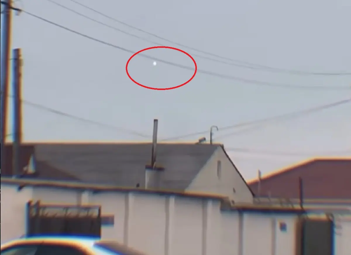 В небе над Мангистау заметили светящиеся шарообразные объекты