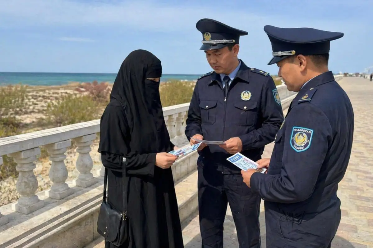 Фото департамента полиции, улучшенное при помощи ИИ