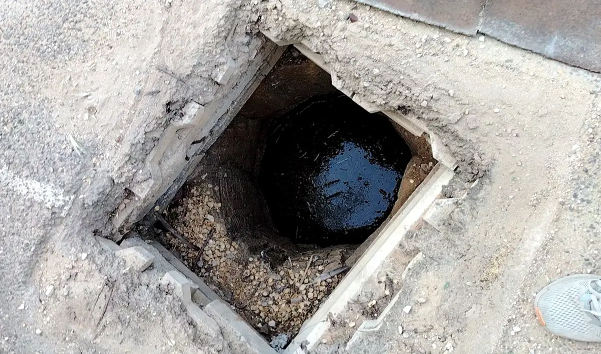В Актау грунтовые воды топят подвалы в домах первого микрорайона