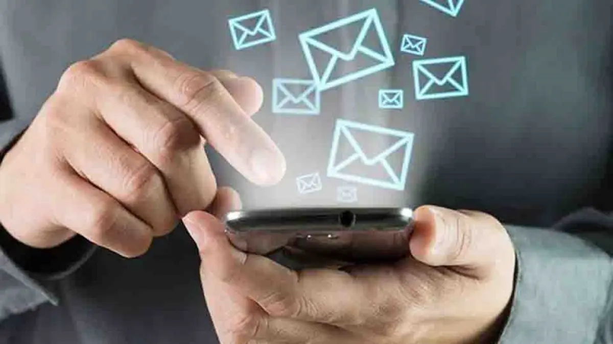 «SMS о прощении штрафов»: миллионы долгов в Казахстане будут списывать по-новому