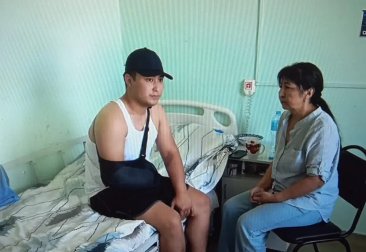 В Семее второй студент за два месяца лишился руки в бетономешалке: почему молчит работодатель?