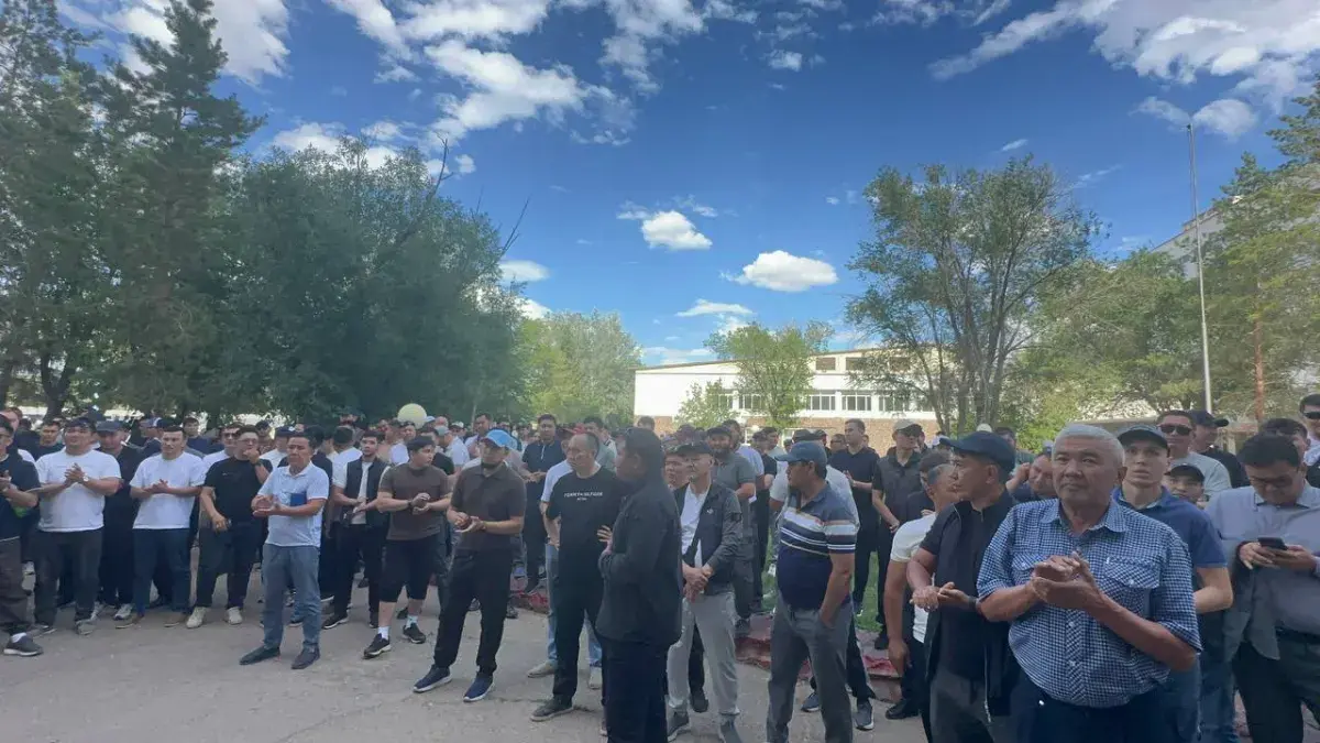 Конфликт здорового общества: поговорили, договорились, поаплодировали