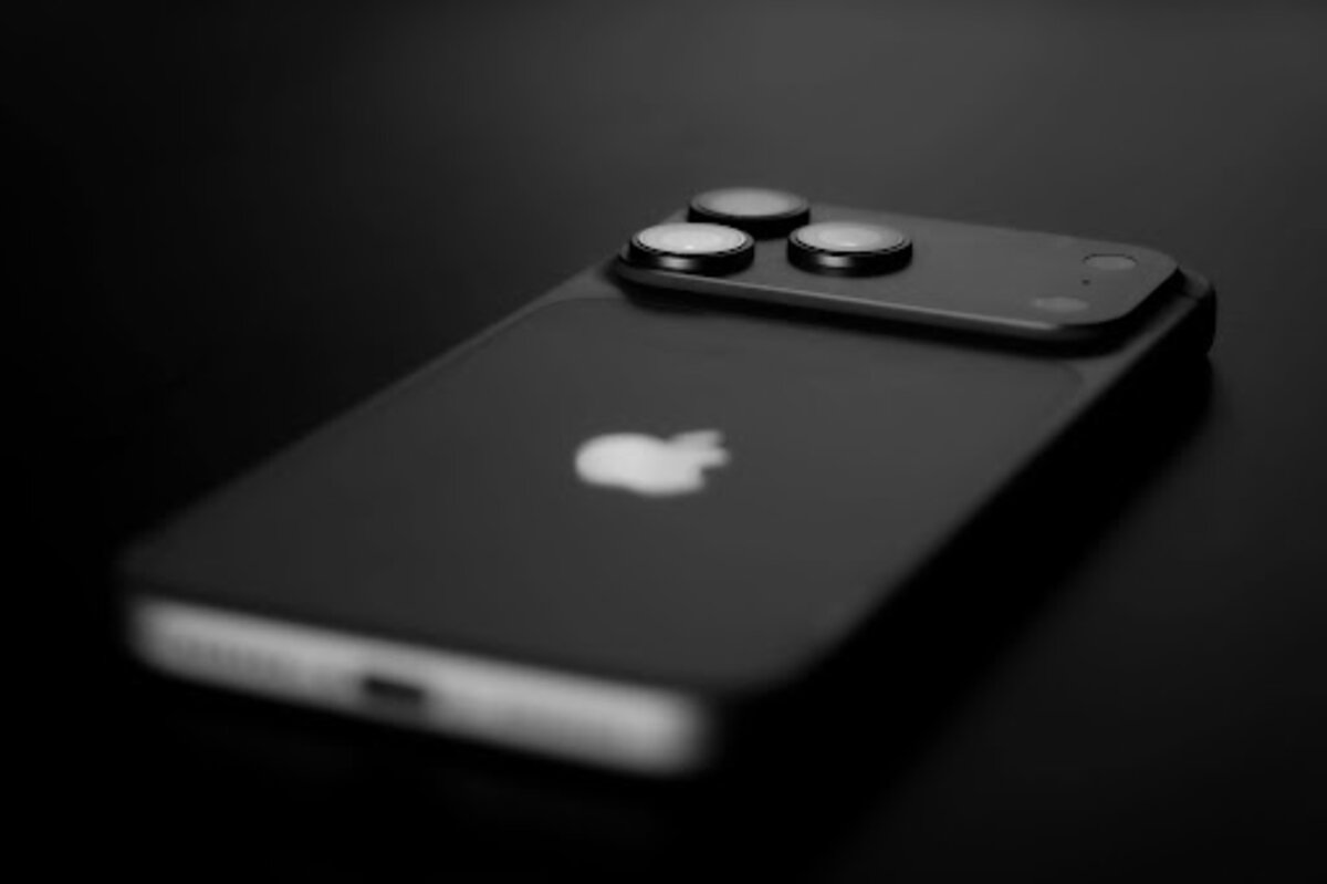 Чем iPhone 18 Pro Max отличается от iPhone 18 Pro?