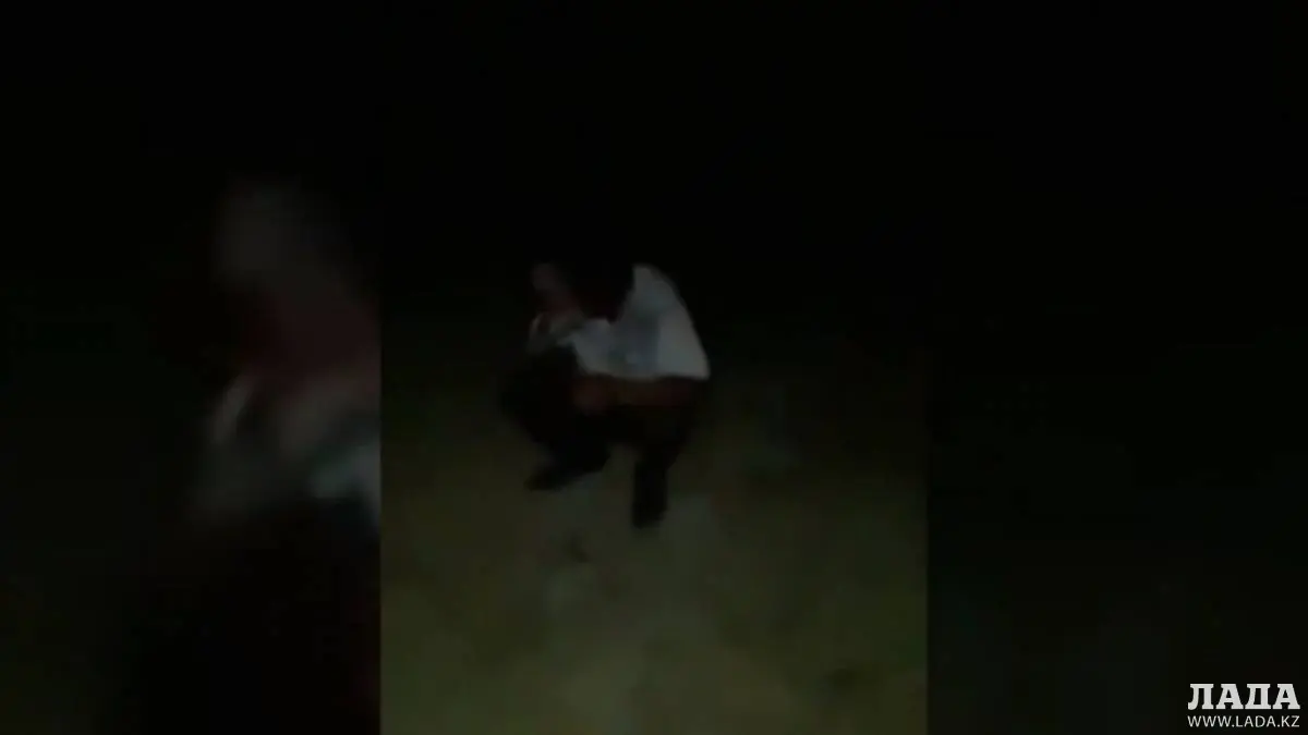 Выживший после ДТП. Кадр видео||news_pic_more|<!--TBegin--><a href="https://img.lada.kz/2016-08/1470566411_image.jpeg" onclick="return hs.expand(this)" ><img align="left" src="https://img.lada.kz/2016-08/thumbs/1470566411_image.jpeg" alt='В ночном ДТП в Мангистау погибли три человека' title='В ночном ДТП в Мангистау погибли три человека'  /></a><!--TEnd--><br /><!--TBegin--><a href="https://img.lada.kz/2016-08/1470566439_image.jpeg" onclick="return hs.expand(this)" ><img align="left" src="https://img.lada.kz/2016-08/thumbs/1470566439_image.jpeg" alt='В ночном ДТП в Мангистау погибли три человека' title='В ночном ДТП в Мангистау погибли три человека'  /></a><!--TEnd--><br />
