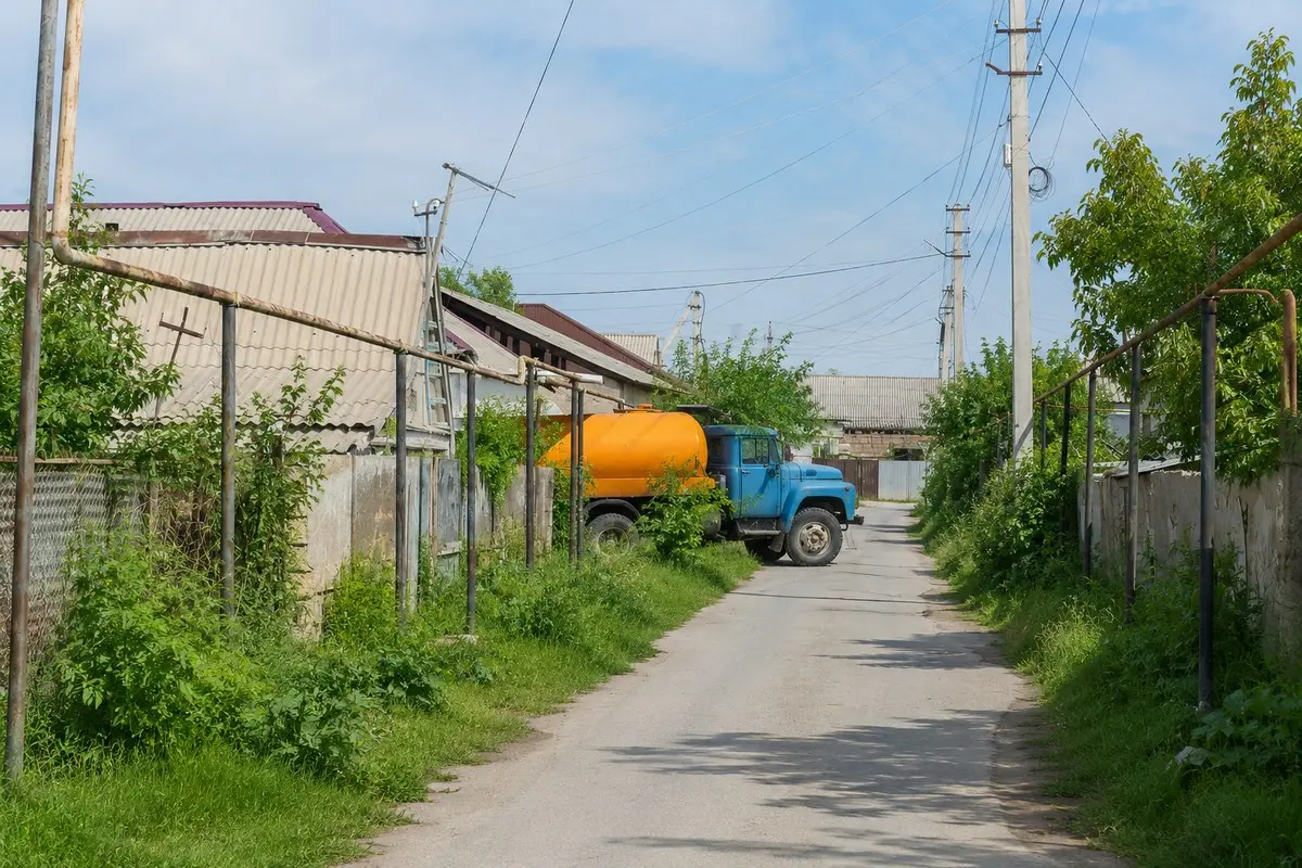 Фото автора из личного архива. На фото поселок Атамекен