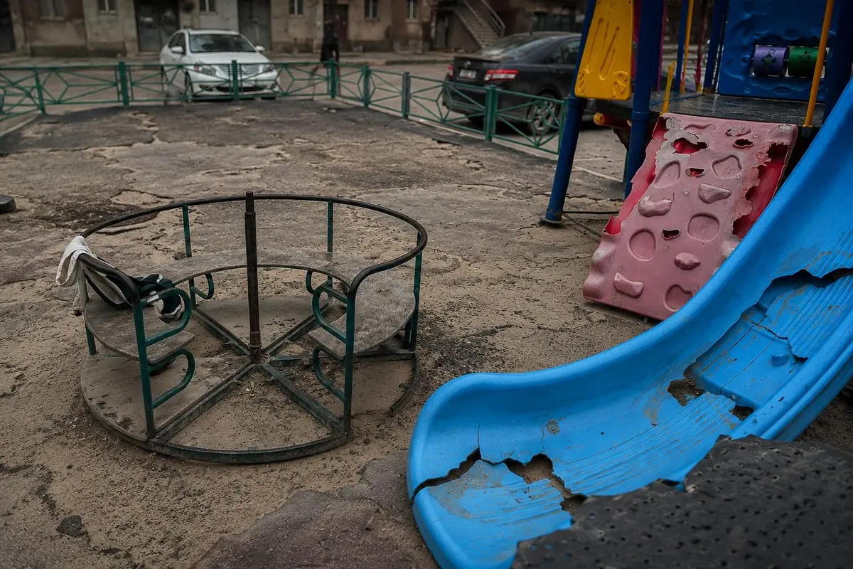 Фото жителей 19 микрорайона, сгенерированные при помощи ИИ