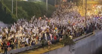 Протесты в Израиле: бастующие перекрыли главное шоссе Тель-Авива, полиция проводит задержания