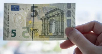 Дизайн банкнот евро изменится впервые за 20 лет