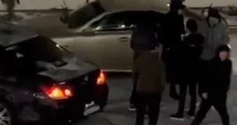 Молодежь на машинах не дает нам спать