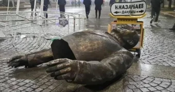 Казахстанцам придётся постараться ради памятника при жизни