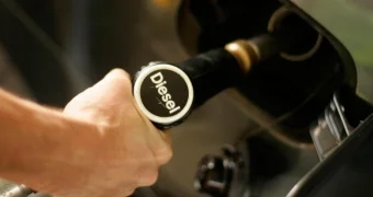 Дешевое казахстанское дизтопливо и бензин продолжает утекать за рубеж, но властям удалось пресечь вывоз 130 тыс. литров