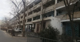 Упавшего на крышу кафе мужчину спасли в Актау