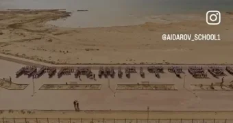 В Тупкараганском районе 800 учащихся хором исполнили патриотическую песню