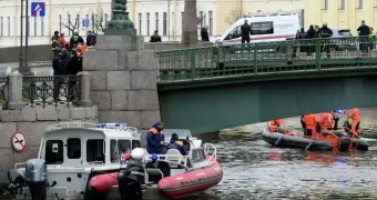 Падение автобуса в реку в Санкт-Петербурге: погибла уроженка Казахстана