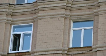 Карагандинец напоил 9-летнего племянника, тот выпал из окна