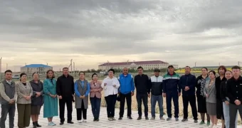 Учителя в Мангистау требуют уволить директора школы из-за концерта Розы Рымбаевой