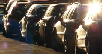 Жители Актау могут сообщить о нарушениях правил парковки