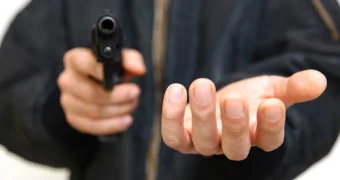 Разбойное нападение в Актау: пострадавшая потребовала справедливости от суда