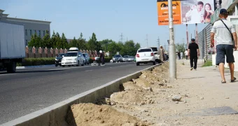 «Зебра» вместо надземного пешеходного перехода появится между рынками в Актау