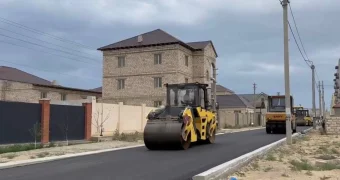 В Актау в микрорайонах «Шыгыс-2» и «Шыгыс -3» асфальтируют дороги