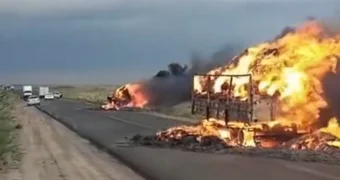 «КамАЗ» сгорел на трассе в Мангистау