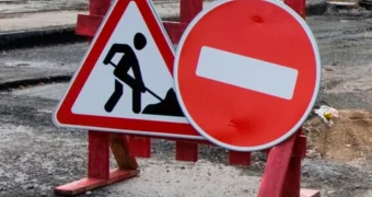 На время ремонта в Актау закроют одну из полос дороги