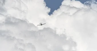 Над аэропортом Актау два часа кружил самолет FlyArystan