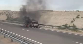 На трассе Актау-Жанаозен сгорел автомобиль