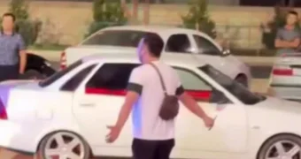 В Мангистау мужчина едва не зарезал свою жену на глазах у людей