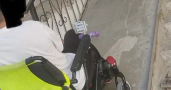 Жители Актау пожаловались на непригодный пандус для ивалидов-колясочников