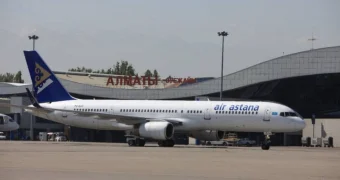 Постороннего обнаружили на борту самолета, следовавшего из Алматы в Астану