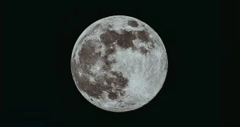 Казахстанцы увидят красный край полной Луны во время затмения