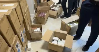 13 тысяч вейпов вынесли полицейские из стоматологии в Алматы