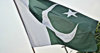 Автомобиль с казахстанским послом подорвался на мине в Пакистане