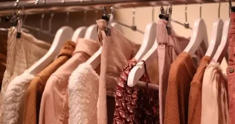 Владелец популярного мирового бренда одежды засудил казахстанского предпринимателя