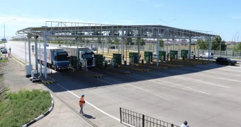 Должникам платных трасс Казахстана могут отказать в техосмотре, страховке и выезде из страны