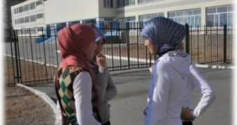 “Запрет не отменяли“ - Верховный суд о платках в школах