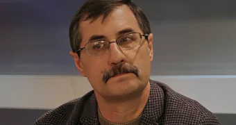 Правозащитник Евгений Жовтис передал кресло главы КМБПЧ новому директору