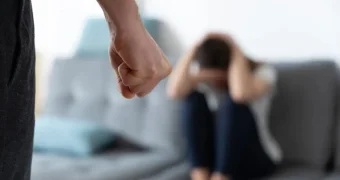 Мужчина избил супругу и спрыгнул с десятого этажа в Астане