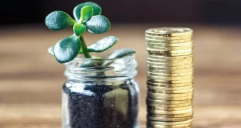 Будем жить хуже: что говорят казахстанцы о своем финансовом положении