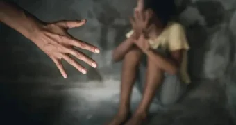 Мужчина проник в дом и надругался над 11-летней девочкой в Алматы