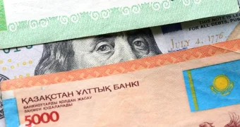 “Такого не было“. Главе Нацбанка напомнили об обещании, что доллар не достигнет 500 тенге