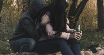 Нарколог развеял главный миф о женском алкоголизме