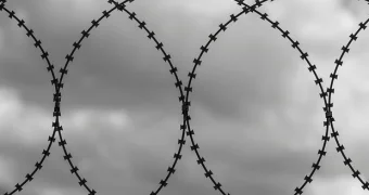 За кражу шести шампуней и масла москвич получил более полутора лет колонии строгого режима