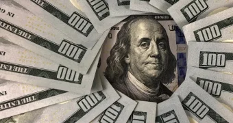 Доллар снова выше 500 тенге в обменниках