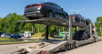 На каких условиях будут ввозить транспорт старше трех лет в РК