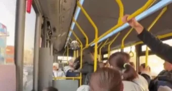 “Я контуженый, мне все равно“: задержан ударивший пассажирку автобуса в Алматы